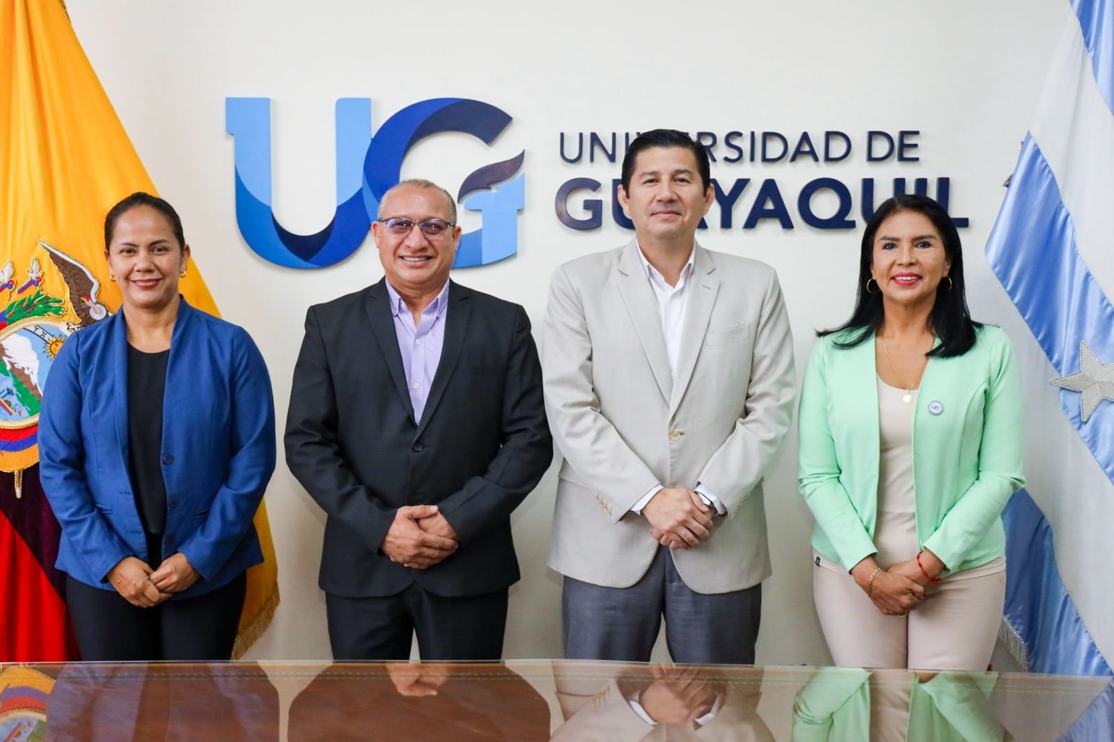 Universidad de Guayaquil recibe visita protocolaria de UPSE.